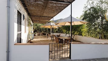 Familie appartement, uitzicht op meer | Buiten dineren