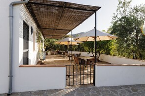 Familie appartement, uitzicht op meer | Buiten dineren