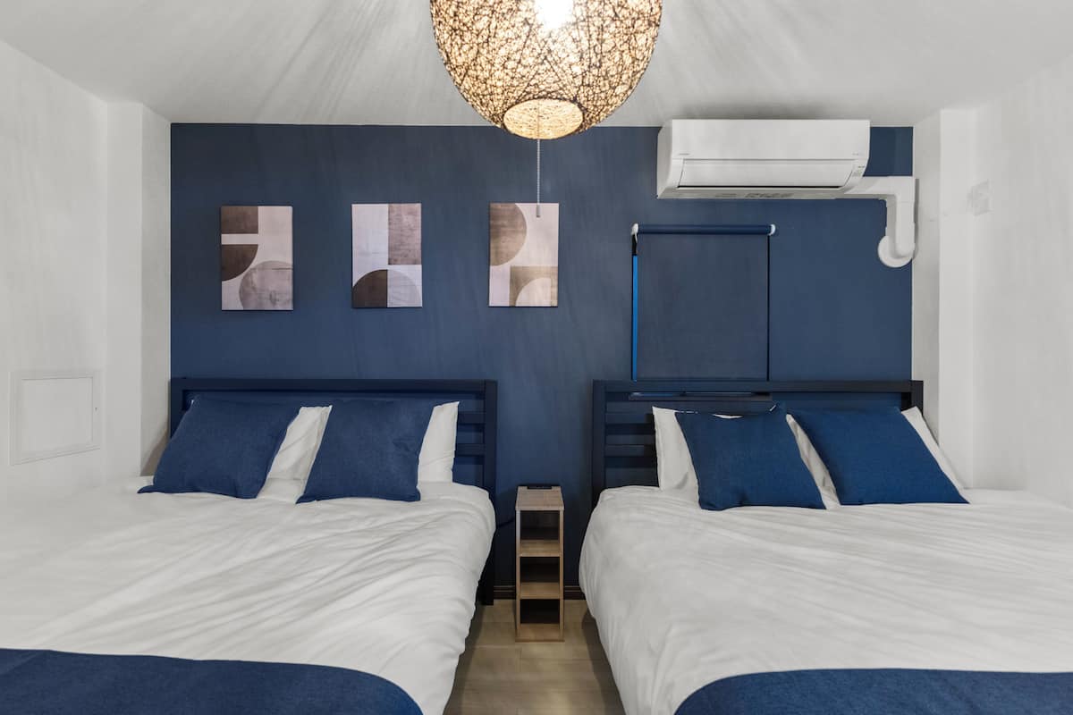 コンフォート アパートメント 1 ベッドルーム 禁煙 専用バスルーム | 遮光カーテン、アイロン / アイロン台、WiFi (無料)、ベッドシーツ