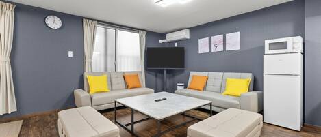 50-吋智慧型電視、有線頻道、Netflix、串流服務