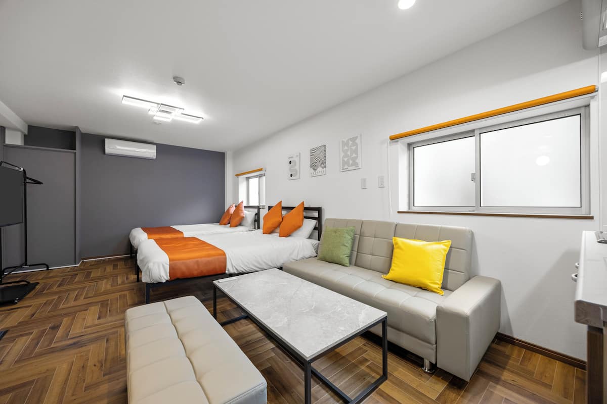 遮光窗簾/窗簾、熨斗/熨衫板、免費 Wi-Fi、床單