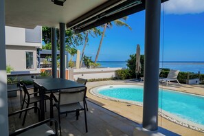 Outdoor dining - The Compound - Villa 3 (Tombeau Bay)