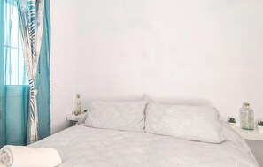 Travel cot, free WiFi - Stunning home in Chiclana de la Fronter (Chiclana de la Fronter)