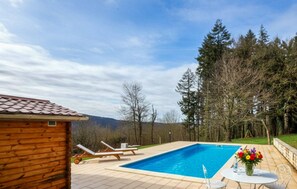 A heated pool - Authentique maison piscine (Saint-Amans-Valtoret)