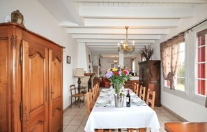 Dining - Authentique maison piscine (Saint-Amans-Valtoret)