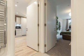 Interior - City Centre Birmingham 1-Bed with WiFi and Parking (West Midlands)