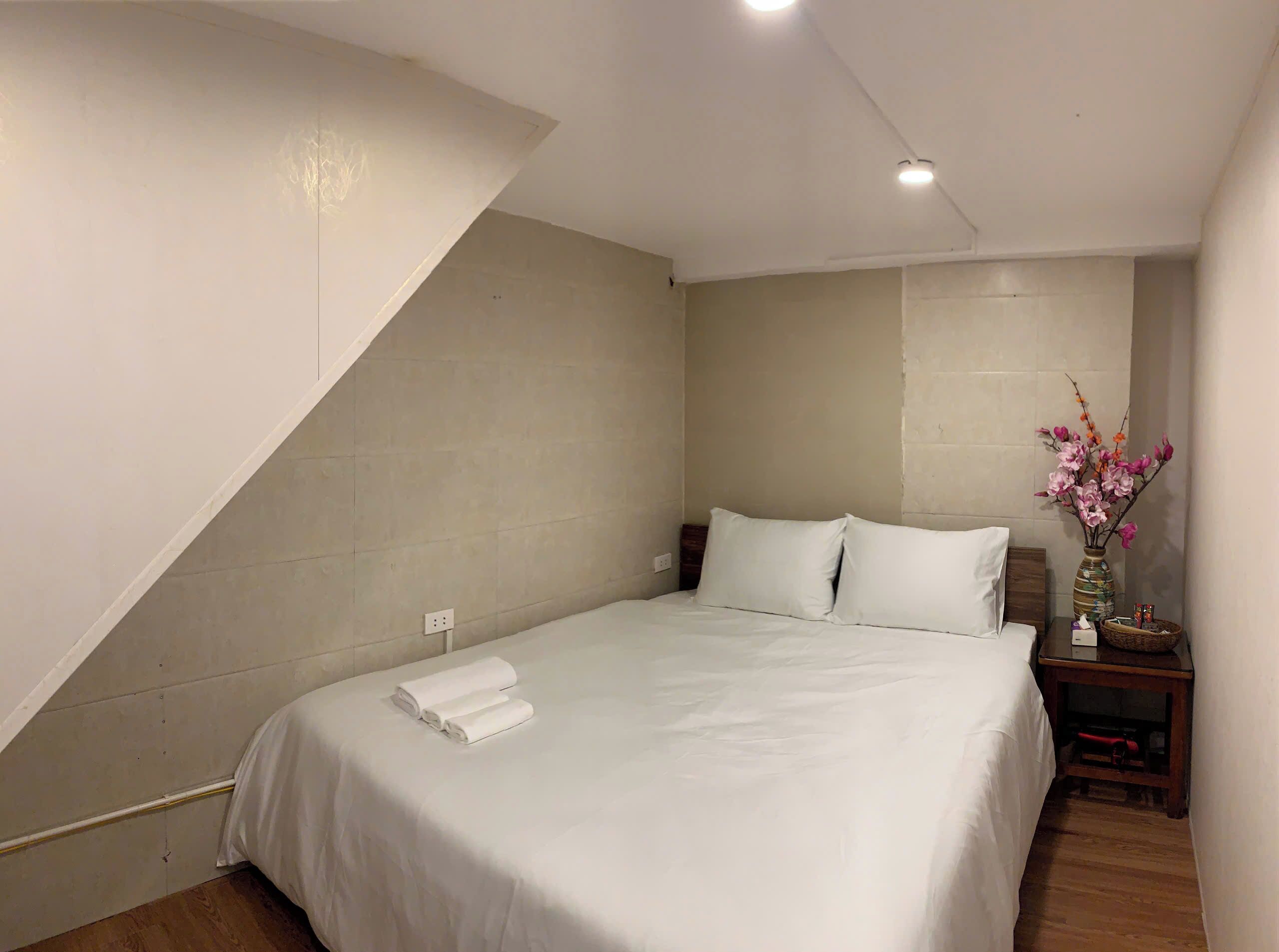 Deluxe Double Room, Non Smoking, Shared Bathroom