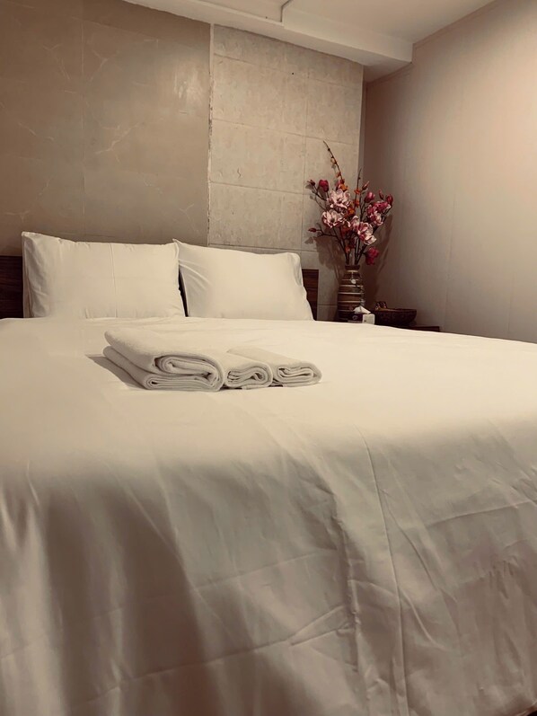 Phòng đôi Deluxe, không hút thuốc, phòng tắm dùng chung