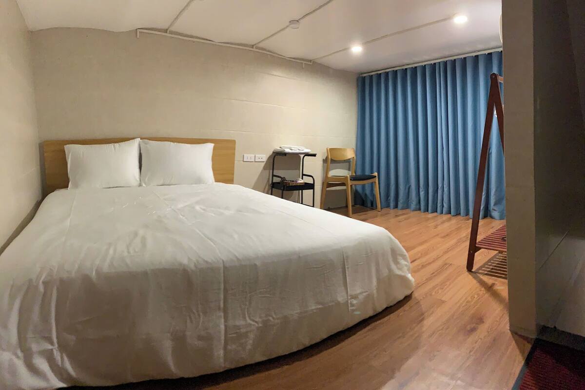 Deluxe Double Room, Non Smoking, Shared Bathroom