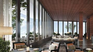 4 restaurants, breakfast served