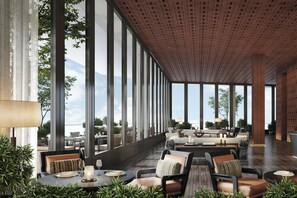 4 restaurants, breakfast served