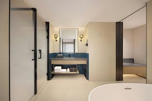 Phòng Suite Junior, 1 giường cỡ king, quang cảnh thành phố | Phòng tắm