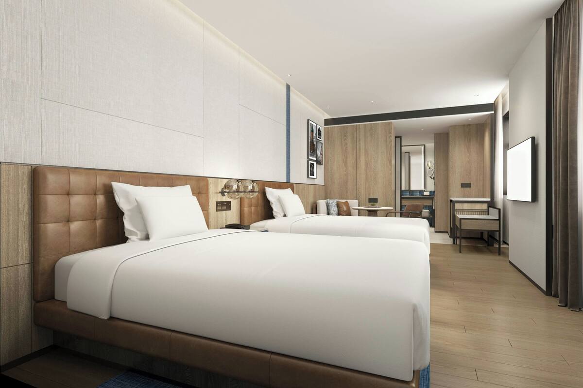 Classic Room, 2 Twin Beds, City View