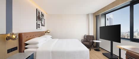 Premier Room, 1 King Bed, City View