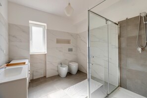 Dusche, Bidet