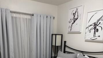 3 slaapkamers, een bureau, een strijkplank/strijkijzer, gratis wifi