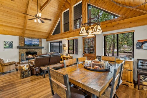 <<Cozy & Comfy>> Meadow View Cabin Getaway