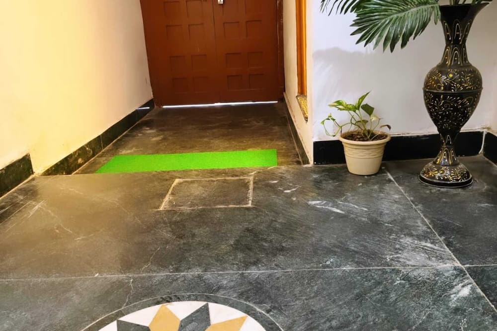 Balaji Guest House