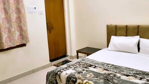 华丽客房 | 折叠床/加床（额外收费）、免费 WiFi、床单