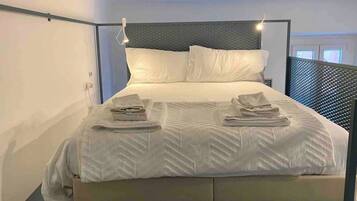 1 bedroom, iron/ironing board, internet, bed sheets