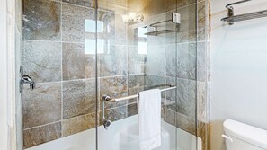 Hair dryer - Okanagan - Aspens Townhouse 1 (Big White Mountain)