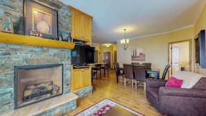 TV, fireplace - Okanagan - Aspens 4605 (Big White Mountain)