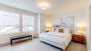 4 bedrooms, iron/ironing board, Internet - Okanagan - Bear Cave - Grizzly Ridge 260A (Big White Mountain)