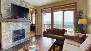 TV, fireplace, video games - Okanagan - Blacksmith Lodge 7 (Beaverdell)