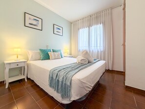 4 habitaciones, tabla de planchar con plancha y wifi gratis 