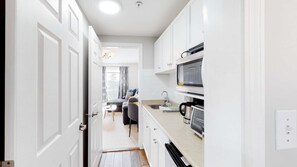 Interior - Okanagan - Hilltop Hideaway Suite - Legacy 401B (Beaverdell)