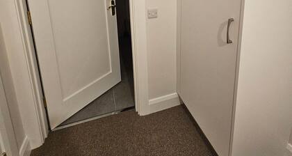 Modern One-Bed Studio in Tulla