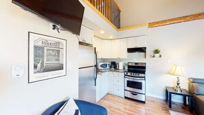 Fridge, microwave, oven, coffee/tea maker