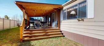 Okanagan - Lazy Dayz Cottage