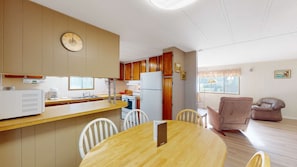 Fridge, microwave, oven, coffee/tea maker