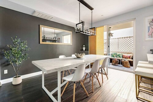 Prime West Hollywood Rooftop Oasis with Rooftop Deck