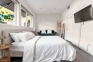 3 bedrooms, iron/ironing board, WiFi, bed sheets - Prime West Hollywood Rooftop Oasis with Rooftop Deck (West Hollywood)