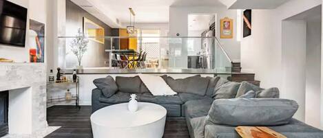 Télévision, cheminée