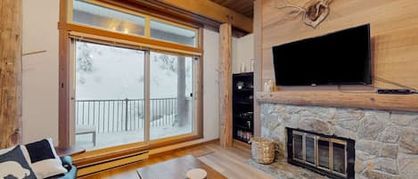 TV, fireplace, ping pong