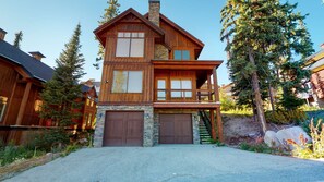 Exterior - Okanagan - Northern Star (Kootenay Boundary E)