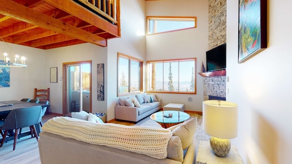 TV, fireplace, video games - Okanagan - Snowy Creek 10 (Beaverdell)