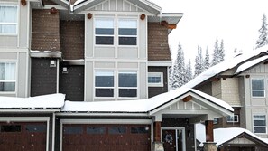 Exterior - Okanagan - SS Monashee (Big White Mountain)