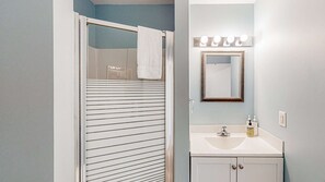 Hair dryer - Okanagan - SnowCrest Village, Suite 5B (Beaverdell)