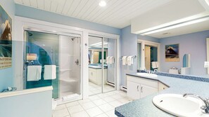 Hair dryer - Okanagan - Yankee Sno-Home (Beaverdell)
