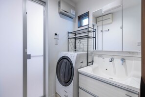 Hus Comfort - 4 sovrum - icke-rökare - privat badrum | Badrum | Gratis toalettartiklar, tofflor, tvål och schampo