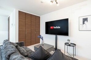 Comfort House, 4 Bedrooms, Non Smoking, Private Bathroom | Living area - XO Tengachaya Higashi (Osaka)
