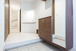 Comfort House, 4 Bedrooms, Non Smoking, Private Bathroom | Interior - XO Tengachaya Higashi (Osaka)