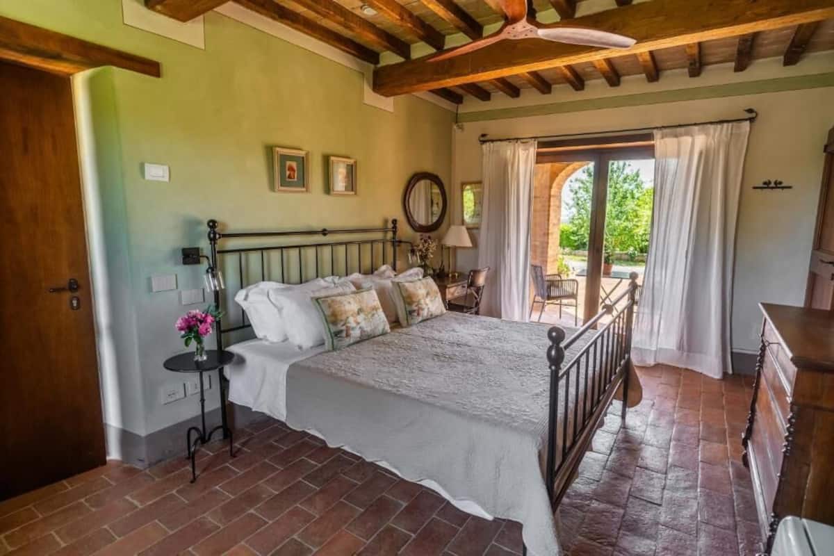 Chambre Double, vue colline | Literie de qualité supérieure, couette en duvet d'oie