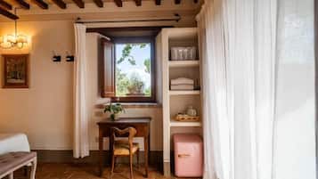 Tweepersoonskamer, uitzicht op heuvels | Interieur