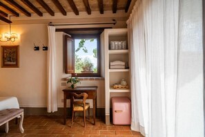 Double Room, Hill View | Interior - Agriturismo SOLE (Trequanda)