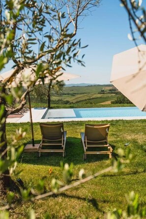 Seasonal outdoor pool, pool umbrellas, pool loungers - Agriturismo SOLE (Trequanda)